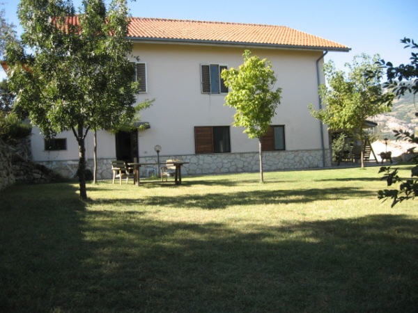 C.M.Torino - Agriturismo Ripalta prato e ingresso Appartamento Giardino.